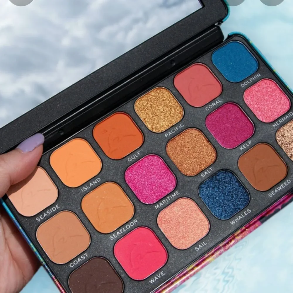 Revolution Beauty Forever Flawless‎ Eyeshadow Palette